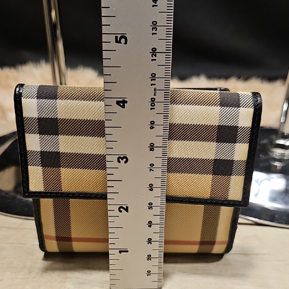 Burberry Classic Nova Check Small Wallet in Beige with Black Trim - Picture 7 of 8